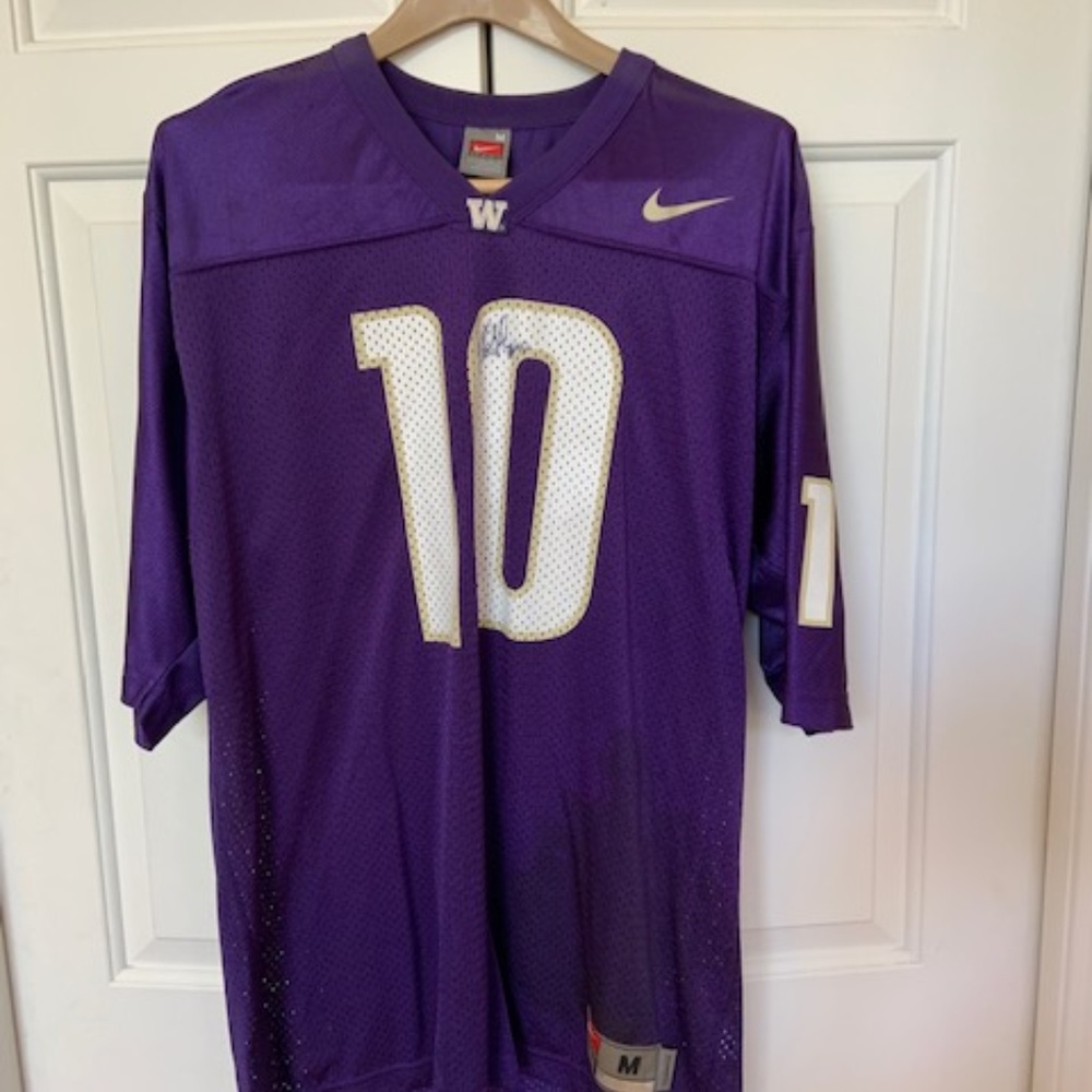 UNIVERSITY OF WASHINGTON HUSKIES SIGNNED JERSEY